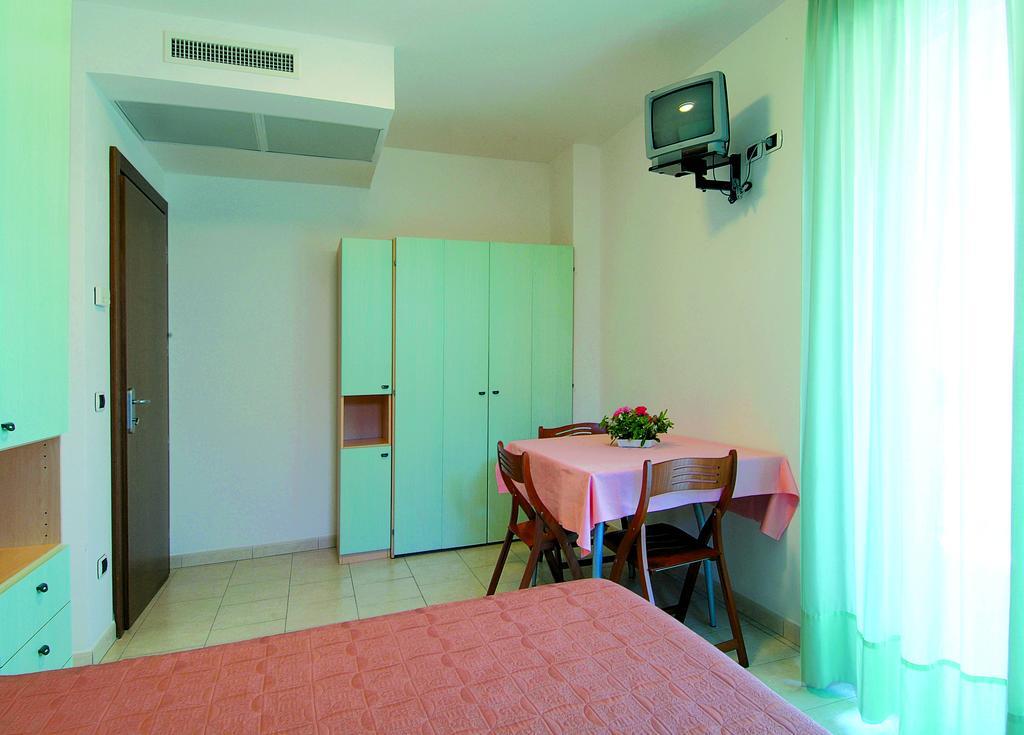 Hotel Residence Margherita Tortoreto Exteriör bild