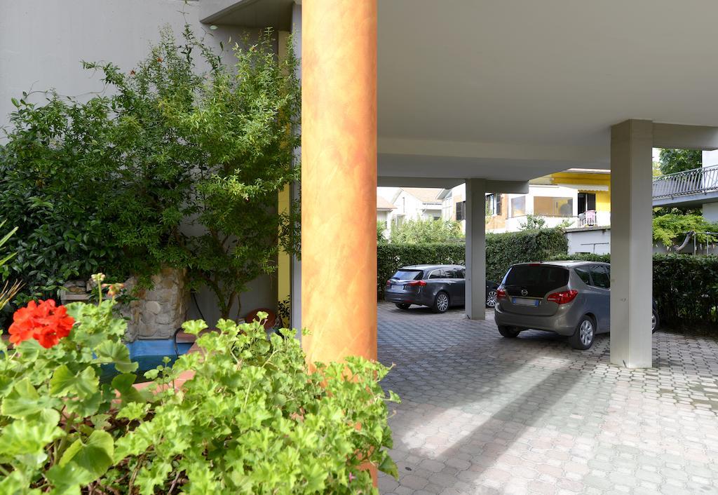Hotel Residence Margherita Tortoreto Exteriör bild